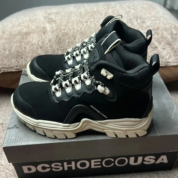 DC Women's Navigator Black Fashion Boot Size 5.5 NIB - Picture 11 of 16